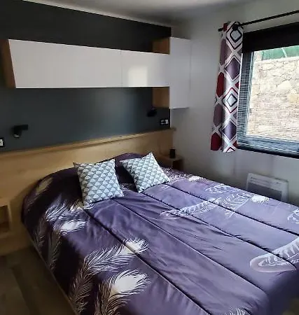 Mobil-Home Haut De Gamme Les Pieds Dans L'Eau