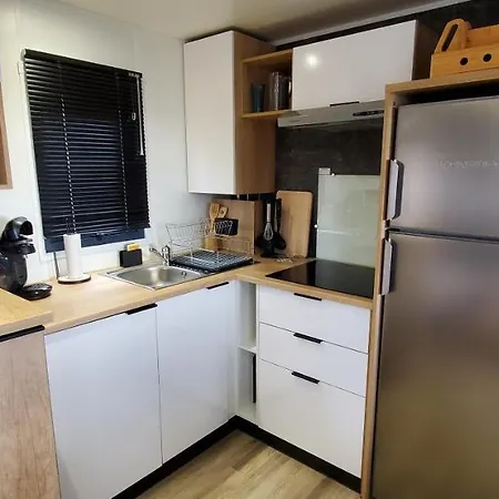 Mobil-Home Haut De Gamme Les Pieds Dans L'Eau Кемпинг