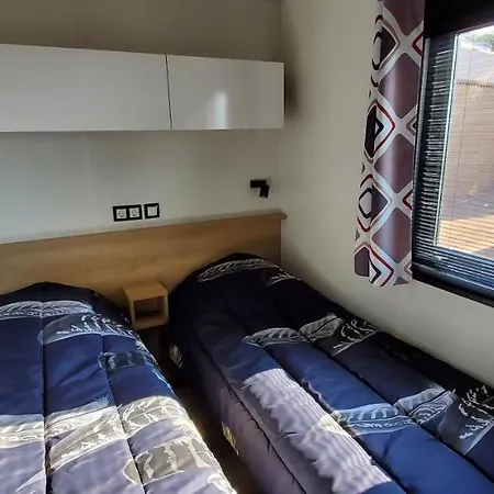 Kemp Mobil-Home Haut De Gamme Les Pieds Dans L'Eau *